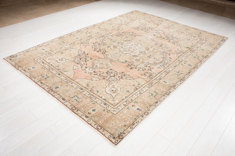9' 6" x 6' 4" Excellent Hand-Knotted Antique Faded Area Rug - Yasi & Fara 