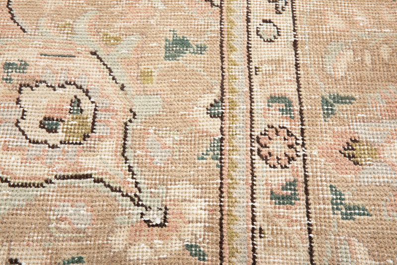 9' 6" x 6' 4" Excellent Hand-Knotted Antique Faded Area Rug - Yasi & Fara 