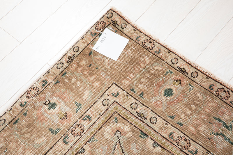 9' 6" x 6' 4" Excellent Hand-Knotted Antique Faded Area Rug - Yasi & Fara 