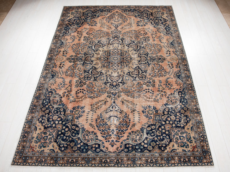10' 1" x 6' 11" Excellent Hand-Knotted Antique Collectible Faded Area Rug - Yasi & Fara 