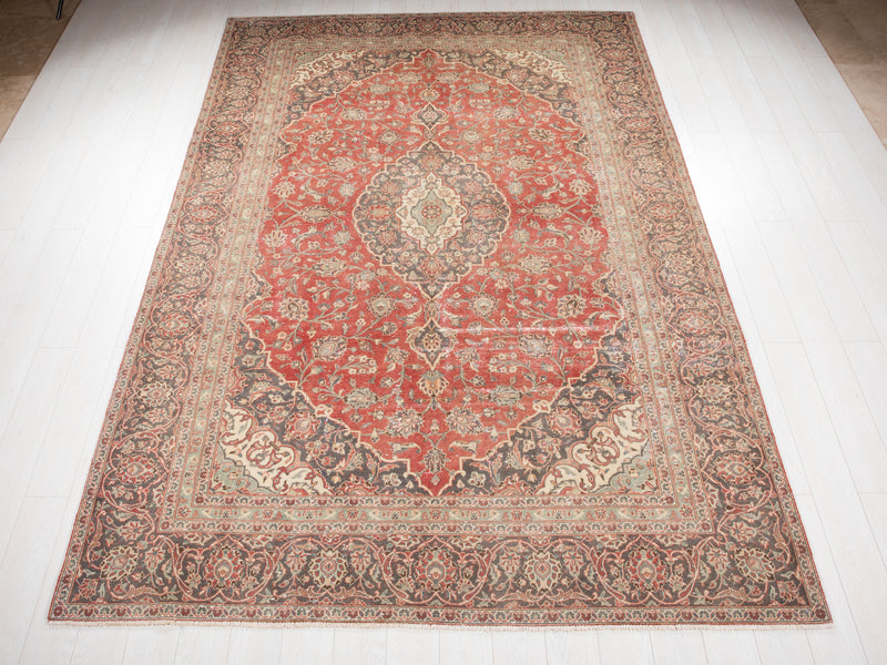 10' 7" x 7' 3" Excellent Hand-Knotted Antique Faded Large Area Rug - Yasi & Fara 