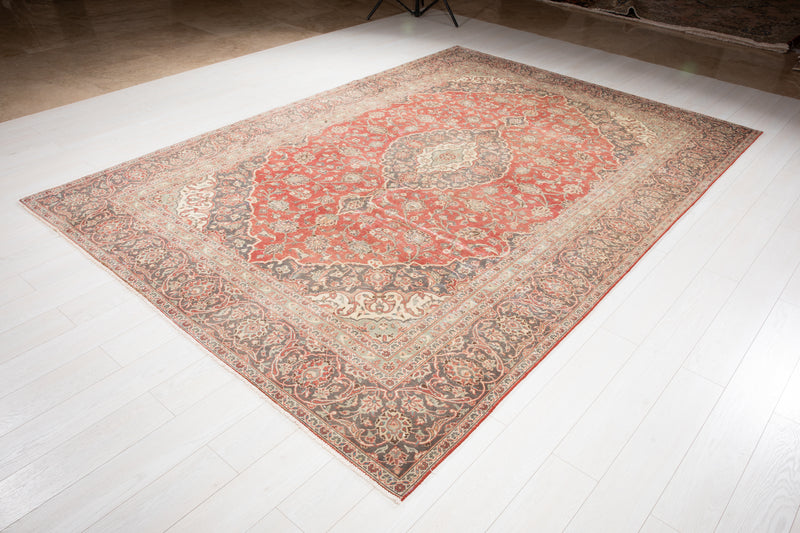 10' 7" x 7' 3" Excellent Hand-Knotted Antique Faded Large Area Rug - Yasi & Fara 