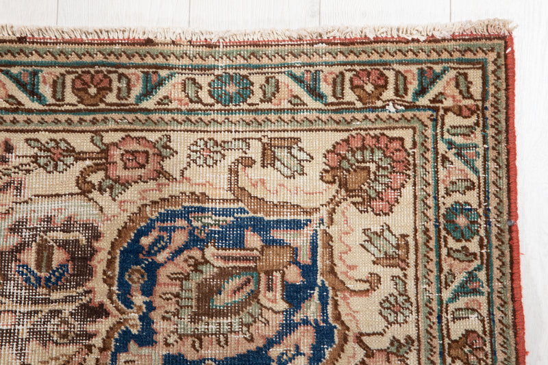 9' 1" x 6' Excellent Hand-Knotted Antique Neutral Faded Pink Area Rug - Yasi & Fara 