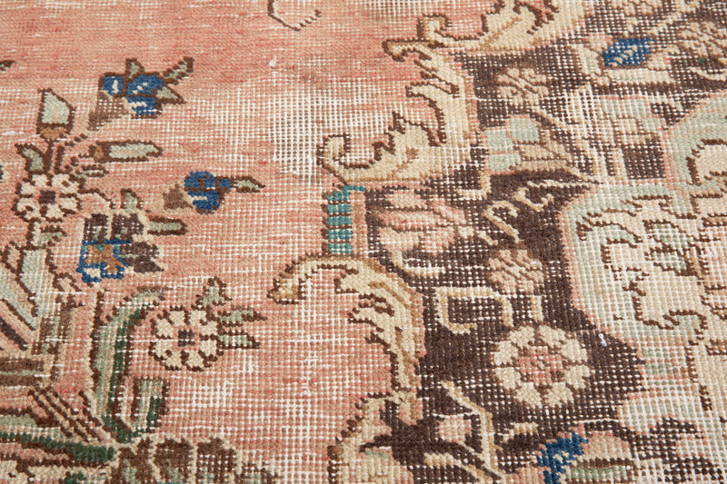 9' 1" x 6' Excellent Hand-Knotted Antique Neutral Faded Pink Area Rug - Yasi & Fara 