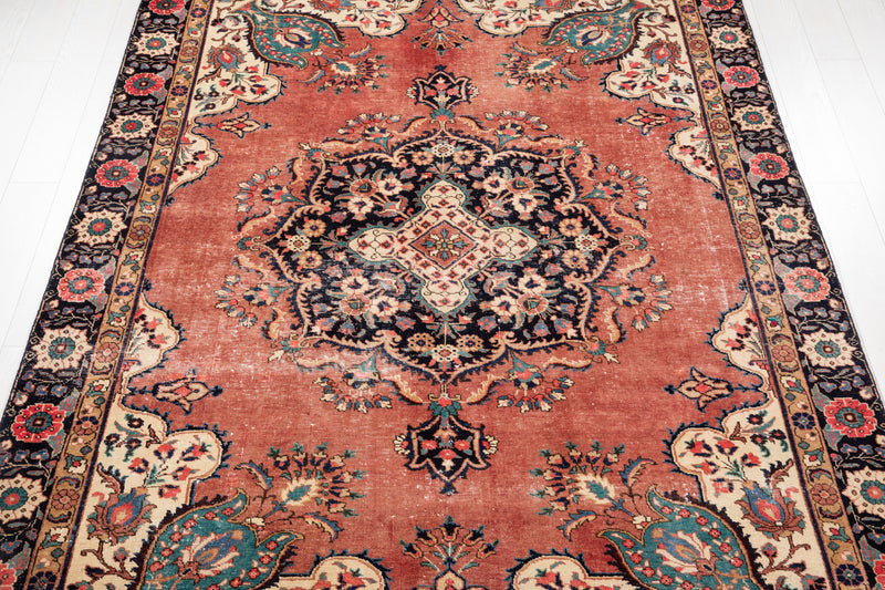 9' 11" x 6' 11" Excellent Hand-Knotted Antique Collectible Area Rug - Yasi & Fara 
