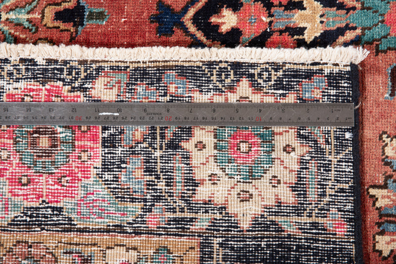 9' 11" x 6' 11" Excellent Hand-Knotted Antique Collectible Area Rug - Yasi & Fara 