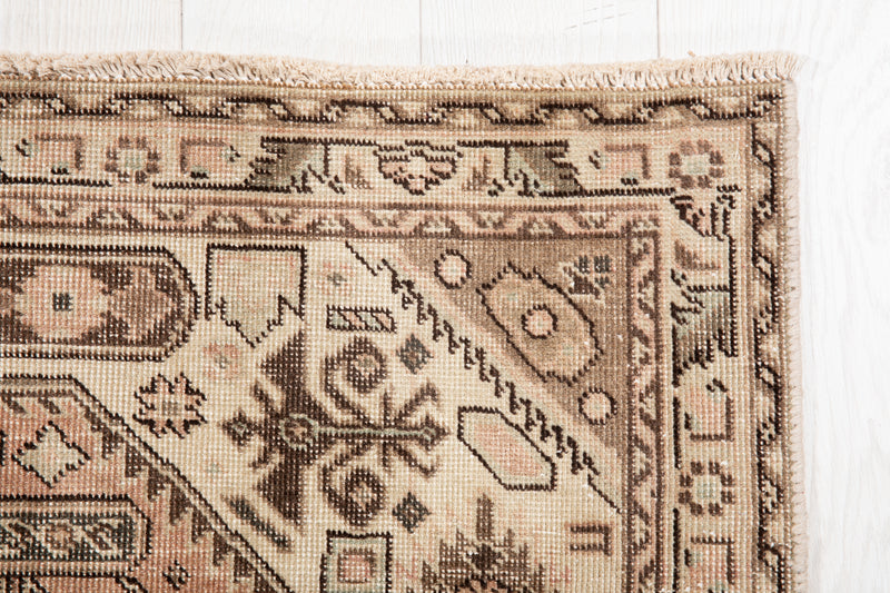 7' 10" x 4' 9" Excellent Hand-Knotted Antique Neutral Area Rug - Yasi & Fara 