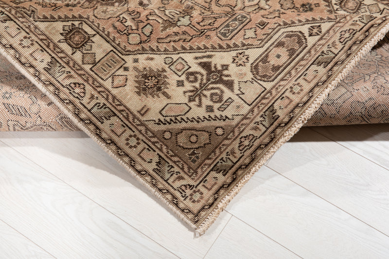 7' 10" x 4' 9" Excellent Hand-Knotted Antique Neutral Area Rug - Yasi & Fara 