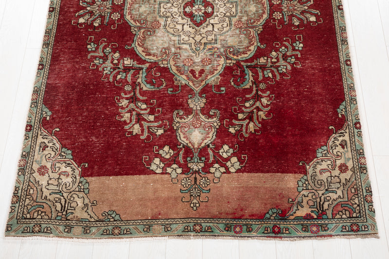 7' 10" x 4' 11" Excellent Hand-Knotted Antique Distressed Rug - Yasi & Fara 