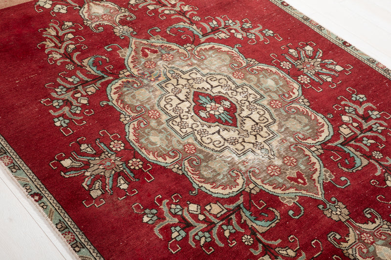 7' 10" x 4' 11" Excellent Hand-Knotted Antique Distressed Rug - Yasi & Fara 
