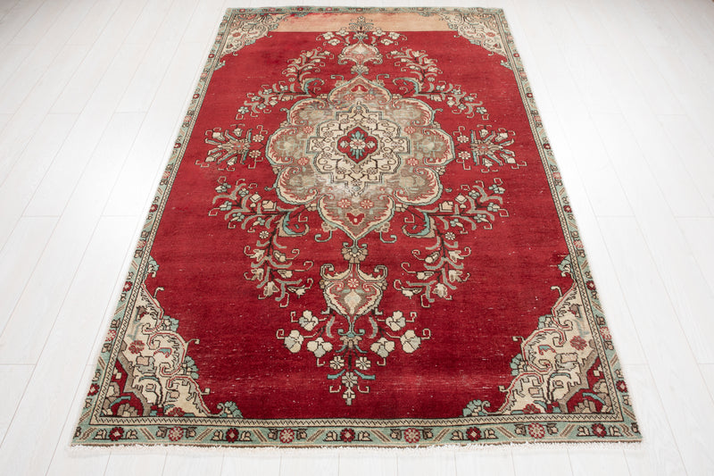 7' 10" x 4' 11" Excellent Hand-Knotted Antique Distressed Rug - Yasi & Fara 