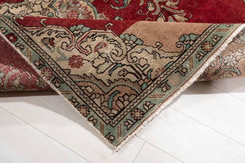 7' 10" x 4' 11" Excellent Hand-Knotted Antique Distressed Rug - Yasi & Fara 
