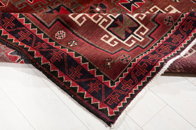 6' 10" x 4' 9" Excellent Hand-Knotted Vintage Tribal Rug - Yasi & Fara 