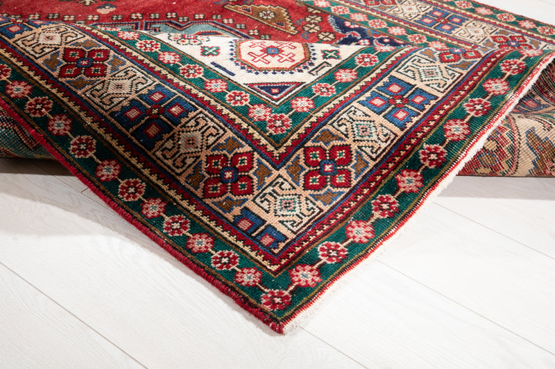 6' x 4' 8" Excellent Hand-Knotted Vintage Tribal Rug - Yasi & Fara 