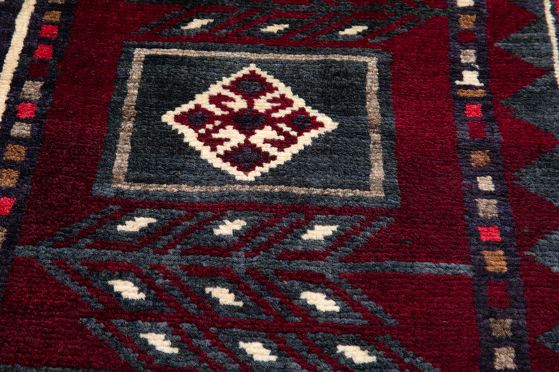 7' 1" x 4' 8" Excellent Hand-Knotted Vintage Tribal Rug - Yasi & Fara 