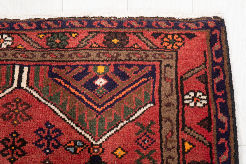 6' 2" x 4' 3" Excellent Hand-Knotted Vintage Tribal Rug - Yasi & Fara 