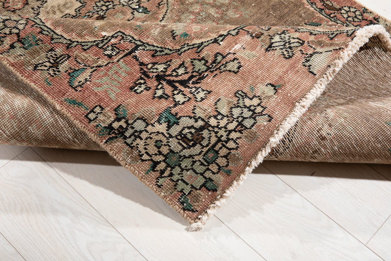 7' 6" x 4' 2" Excellent Hand-Knotted Distressed Faded Area Rug