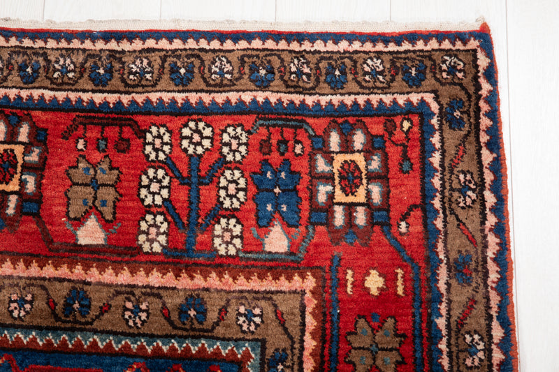 10' x 5' 5" Excellent Hand-Knotted Vintage Tribal Rug - Yasi & Fara 