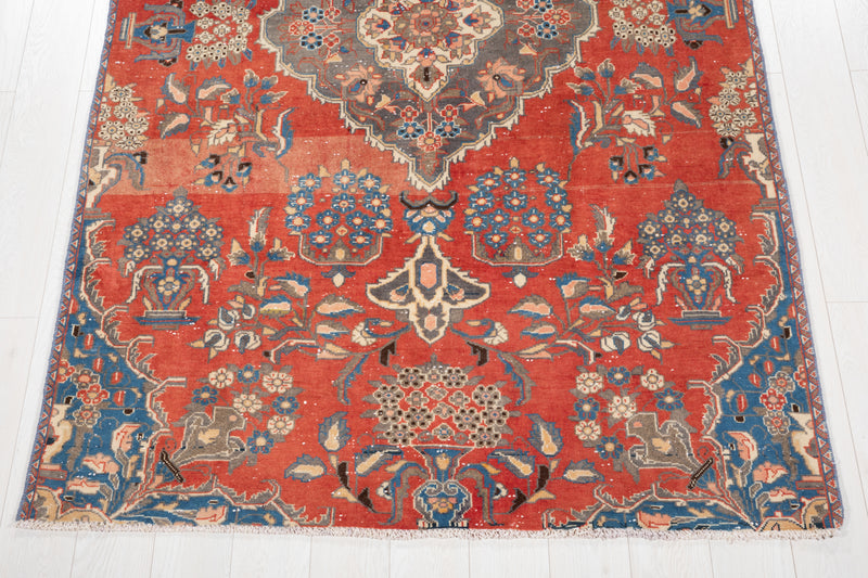 8' 7" x 5' Excellent Hand-Knotted Antique Area Rug