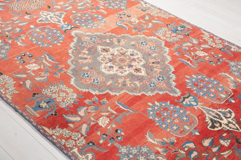 8' 7" x 5' Excellent Hand-Knotted Antique Area Rug