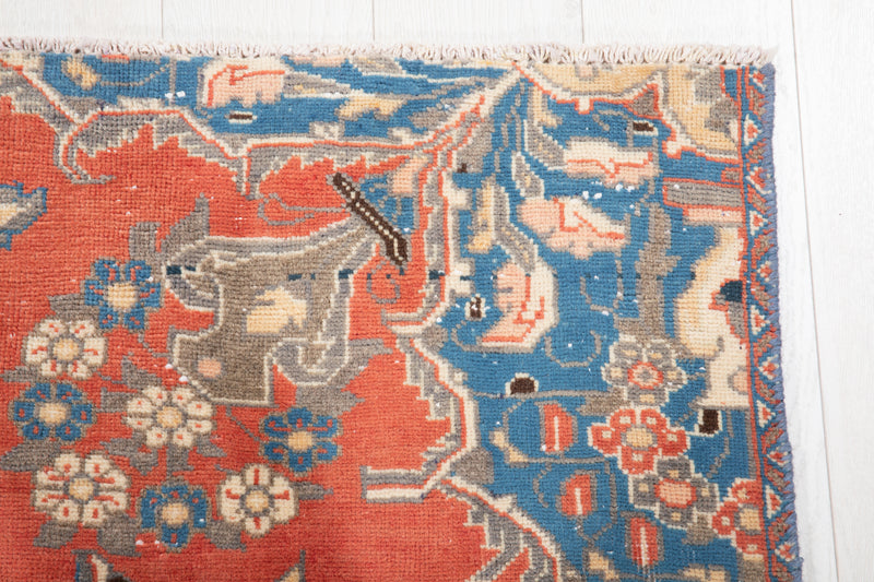 8' 7" x 5' Excellent Hand-Knotted Antique Area Rug