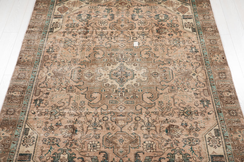 9' 4" x 6' 2" Excellent Hand-Knotted Antique Area Rug