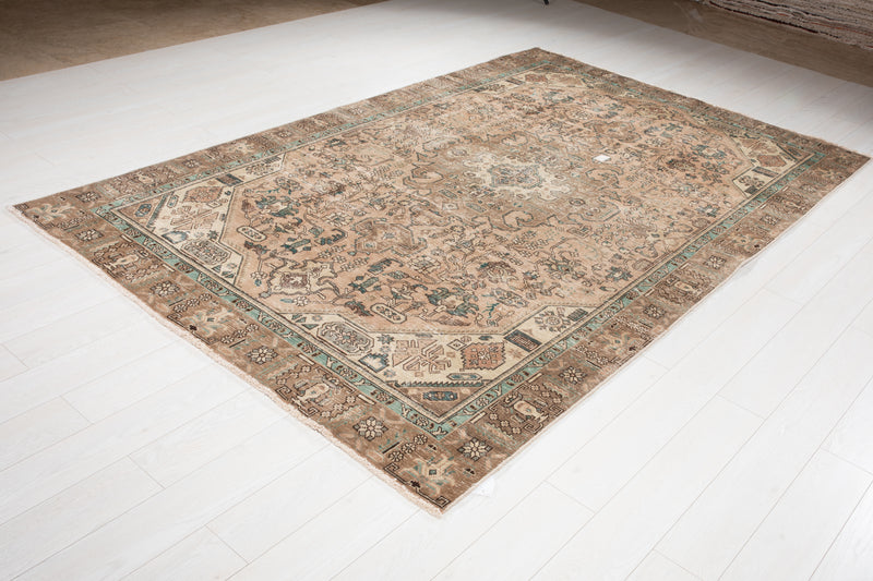 9' 4" x 6' 2" Excellent Hand-Knotted Antique Area Rug