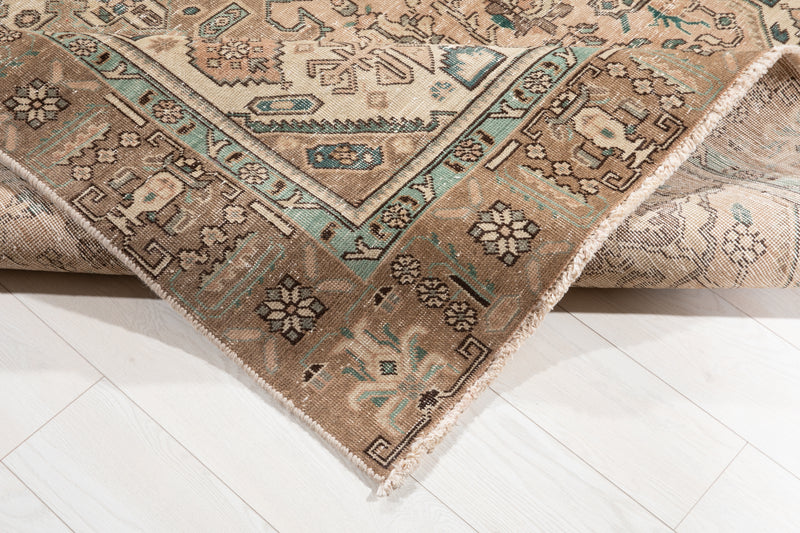 9' 4" x 6' 2" Excellent Hand-Knotted Antique Area Rug