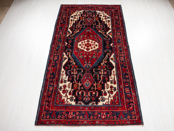 9' 7" x 4' 11" Excellent Hand-Knotted Vintage Tribal Rug