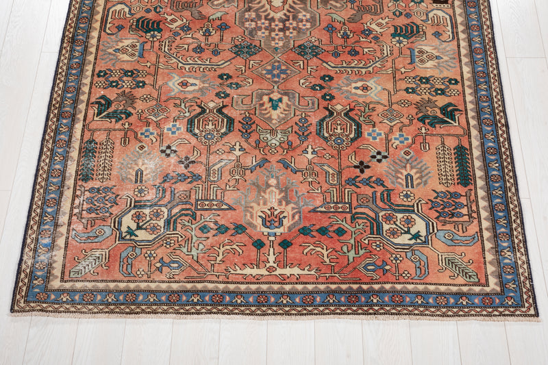 9' 11" x 5' 4" Excellent Hand-Knotted Antique Tribal Rug
