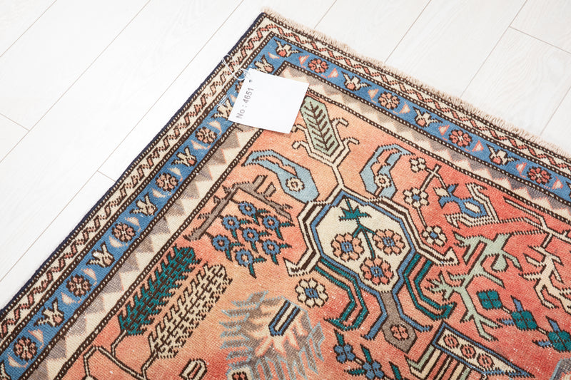 9' 11" x 5' 4" Excellent Hand-Knotted Antique Tribal Rug