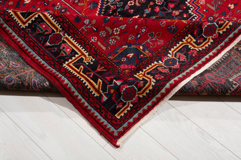 10' 4" x 5' 9" Excellent Hand-Knotted Vintage Collectible Tribal Rug