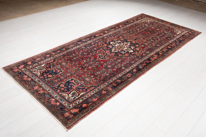 9' 10" x 4' 1" Excellent Hand-Knotted Vintage Tribal Rug