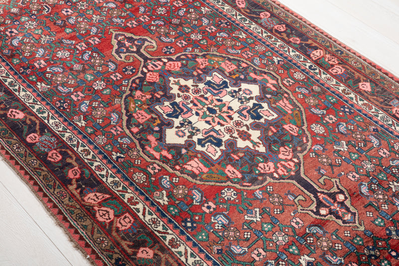 9' 10" x 4' 1" Excellent Hand-Knotted Vintage Tribal Rug