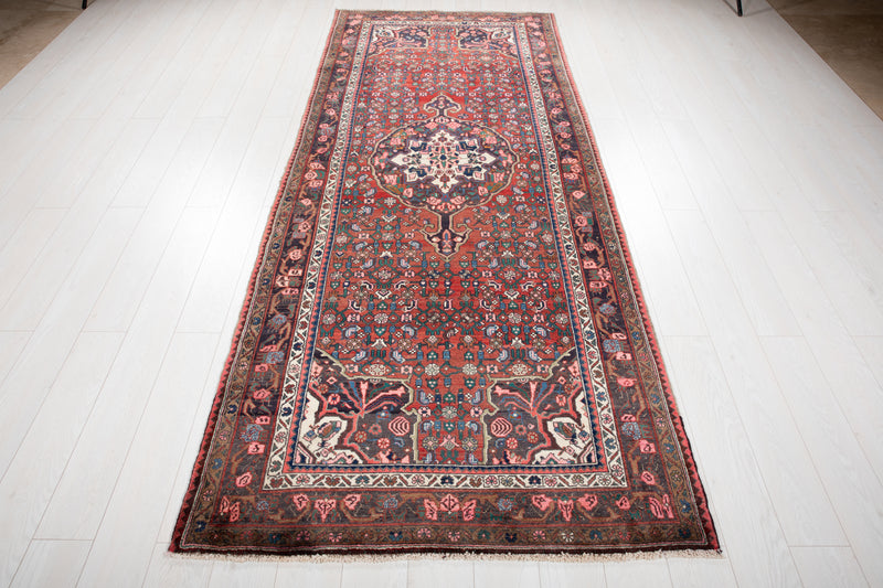 9' 10" x 4' 1" Excellent Hand-Knotted Vintage Tribal Rug
