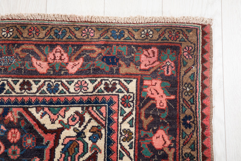 9' 10" x 4' 1" Excellent Hand-Knotted Vintage Tribal Rug