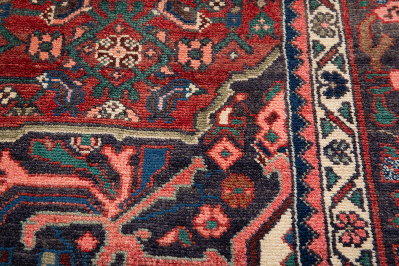 9' 10" x 4' 1" Excellent Hand-Knotted Vintage Tribal Rug