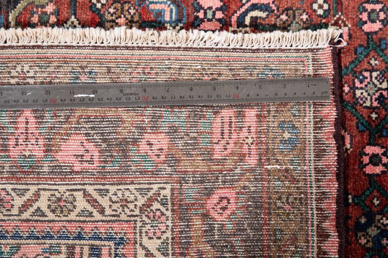 9' 10" x 4' 1" Excellent Hand-Knotted Vintage Tribal Rug