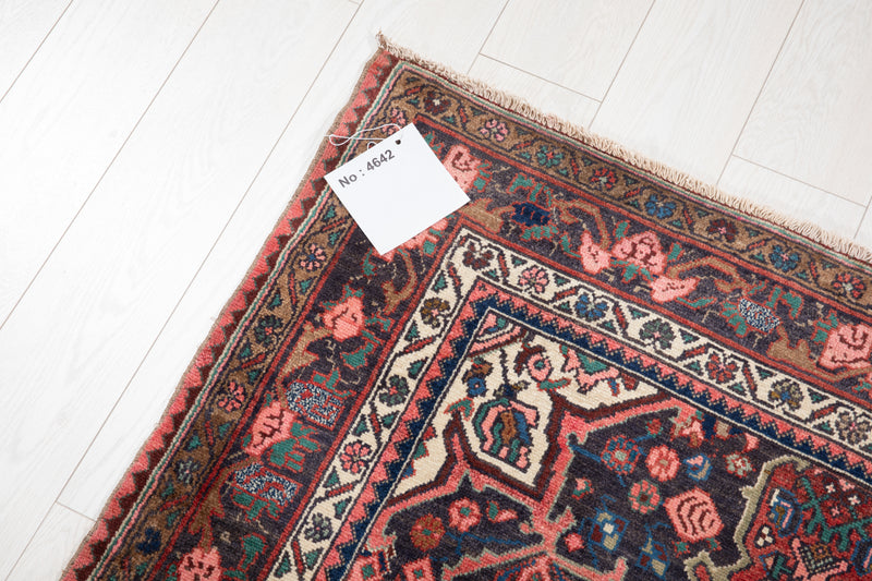 9' 10" x 4' 1" Excellent Hand-Knotted Vintage Tribal Rug