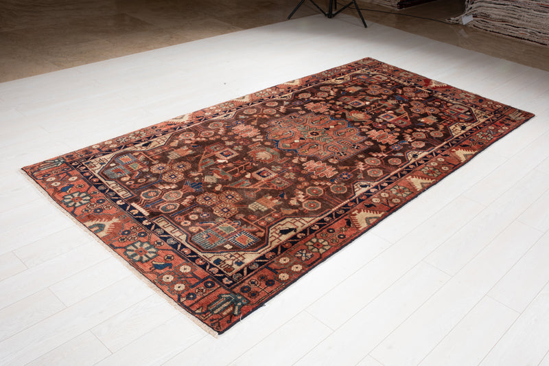 9' 7" x 4' 10" Excellent Hand-Knotted Vintage Tribal Rug