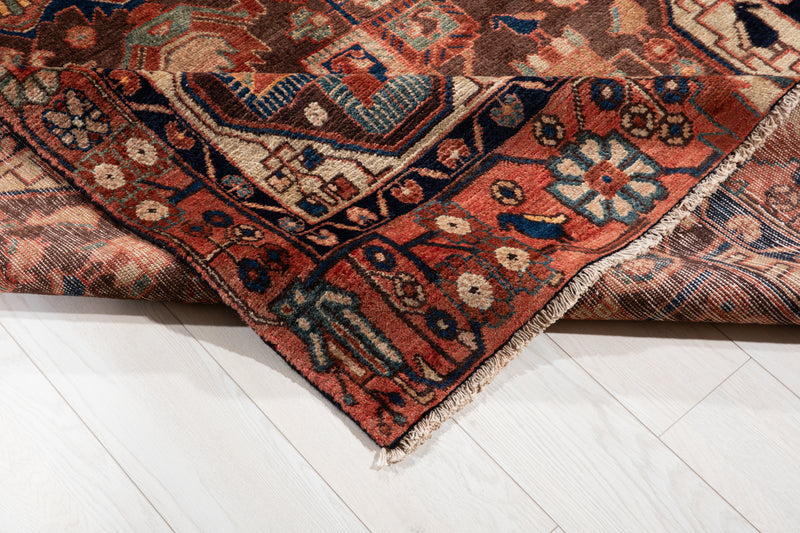 9' 7" x 4' 10" Excellent Hand-Knotted Vintage Tribal Rug