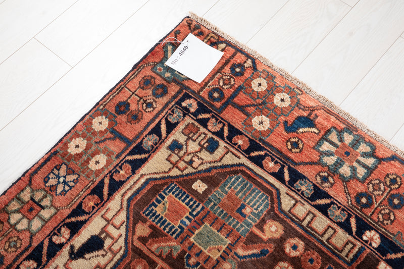 9' 7" x 4' 10" Excellent Hand-Knotted Vintage Tribal Rug