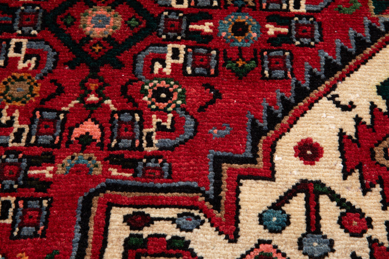 9' 11" x 4' 11" Excellent Hand-Knotted Vintage Tribal Rug - Yasi & Fara 