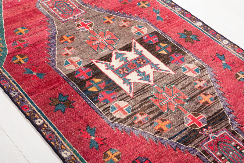 8' 9" x 3' 8" Excellent Hand-Knotted Antique Tribal Rug