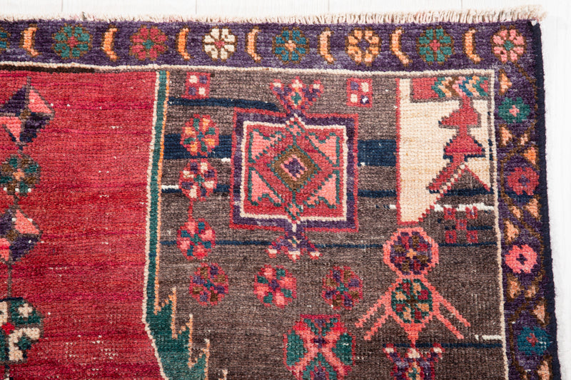 8' 9" x 3' 8" Excellent Hand-Knotted Antique Tribal Rug