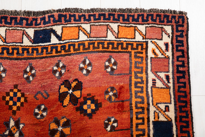 9' 2" x 5' 3" Excellent Hand-Knotted Vintage Tribal Rug - Yasi & Fara 