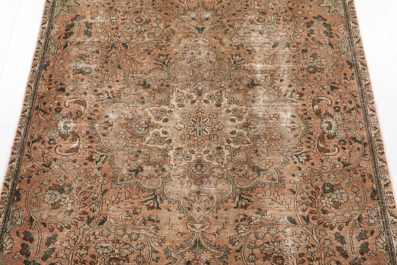 7' 11" x 4' 10" Excellent Hand-Knotted Vintage Faded Area Rug - Yasi & Fara 