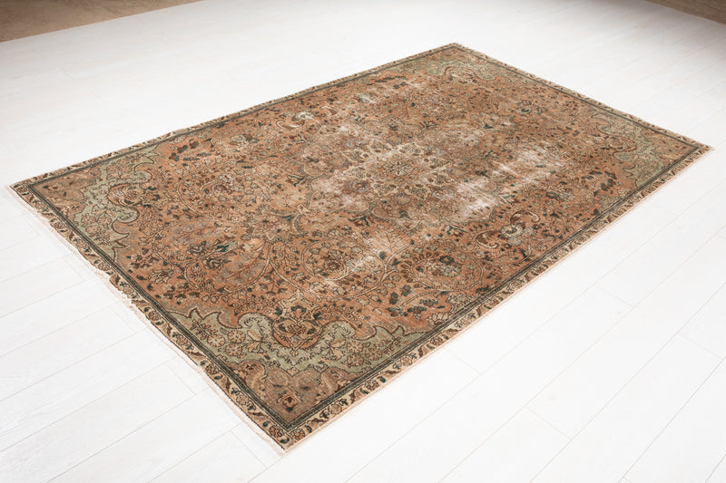 7' 11" x 4' 10" Excellent Hand-Knotted Vintage Faded Area Rug - Yasi & Fara 