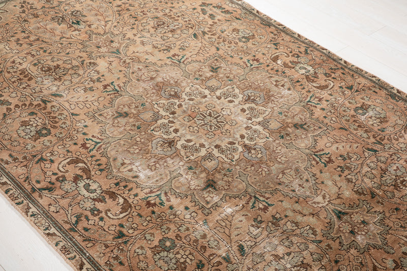 7' 11" x 4' 10" Excellent Hand-Knotted Vintage Faded Area Rug - Yasi & Fara 