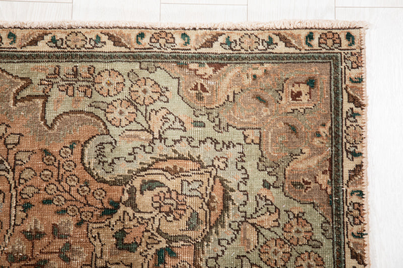 7' 11" x 4' 10" Excellent Hand-Knotted Vintage Faded Area Rug - Yasi & Fara 
